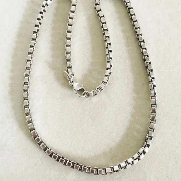 2000s Tiffany and Co Sterling Silver Venetian Box Chain Link Necklace 18 Chain